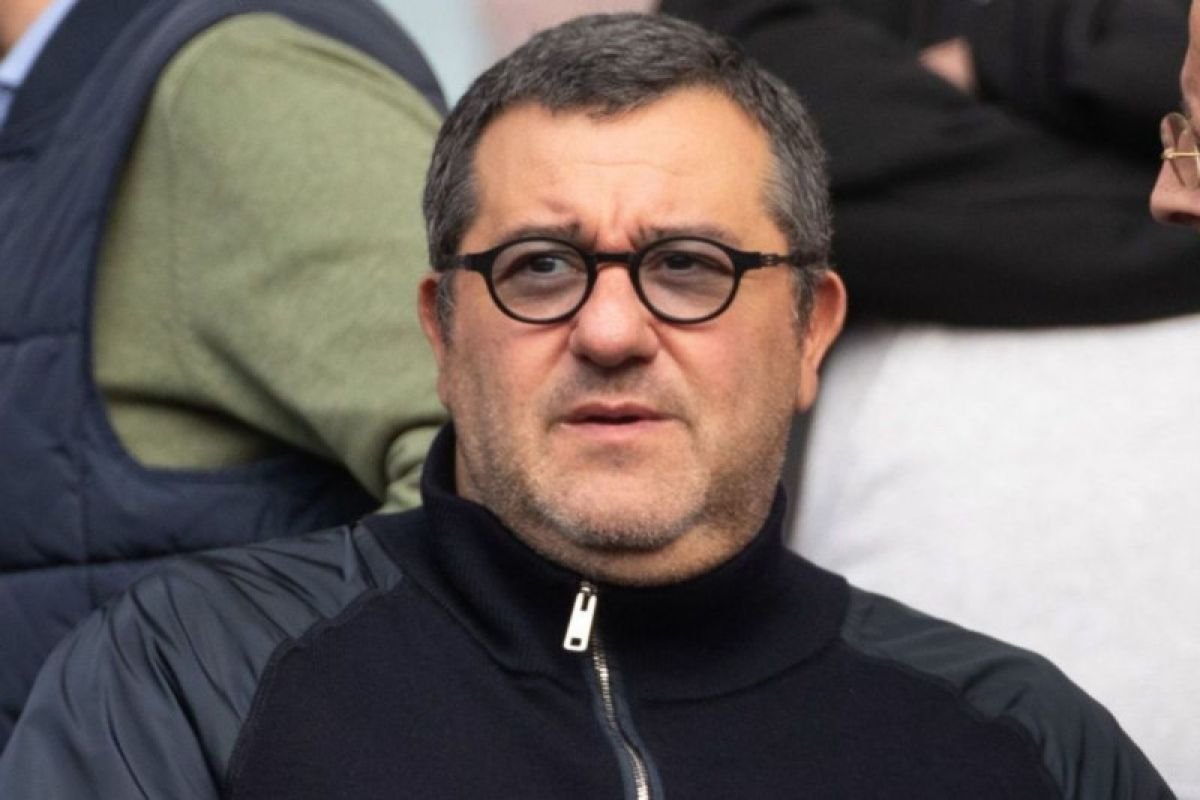 Berikut beberapa alternatif judul untuk "Mengenal Peran Penting Seorang Agen dalam Industri Sepak Bola":

1. "Peran Kunci Agen Sepak Bola dalam Dunia Olahraga"
2. "Agen Sepak Bola: Pilar Utama dalam Karir Pemain"
3. "Menggali Peran Vital Agen dalam Industri Sepak Bola"
4. "Agen Sepak Bola: Saatnya Memahami Tanggung Jawab dan Pengaruhnya"
5. "Strategi dan Fungsi Agen dalam Memajukan Karir Pemain Sepak Bola"
6. "Peranan Strategis Agen dalam Ekosistem Sepak Bola Modern"
7. "Mengapa Agen Sepak Bola Sangat Berpengaruh di Dunia Olahraga?"
8. "Agen Sepak Bola: Jembatan antara Pemain dan Kesuksesan"
9. "Menelusuri Jejak Agen dalam Perkembangan Karir Sepak Bola"
10. "Agen Sepak Bola: Pembimbing Karir dan Penghubung Kontrak"

Semoga salah satu dari judul tersebut sesuai dengan yang Anda cari!