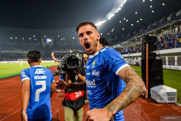 Standings Liga 1: Persib Mendekati Gelar Juara, Persija Meluncur dari Empat Besar