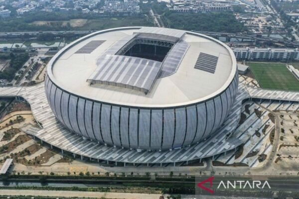 Here are some alternative title suggestions for "Inilah 18 kandang peserta BRI Super League 2025/2026":

1. "Daftar 18 Arena Peserta BRI Super League 2025/2026"
2. "Temukan 18 Kandang Tim di BRI Super League 2025/2026"
3. "18 Stadiun Peserta BRI Super League 2025/2026"
4. "Mengenal 18 Kandang Tim BRI Super League 2025/2026"
5. "18 Venue Resmi untuk BRI Super League 2025/2026"
6. "Kandang 18 Tim yang Berpartisipasi di BRI Super League 2025/2026"
7. "Inilah 18 Lokasi Pertandingan BRI Super League 2025/2026"
8. "18 Tempat Pertandingan Peserta BRI Super League 2025/2026"
9. "Rincian 18 Kandang Peserta BRI Super League 2025/2026"
10. "Menelusuri 18 Kandang di BRI Super League 2025/2026"

Feel free to choose any of these or mix and match elements from them!