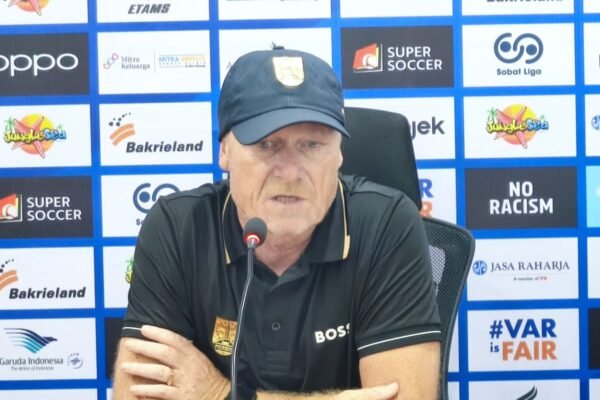 Pelatih Persis Akui Penampilan Tim Buruk Saat Hadapi Bhayangkara